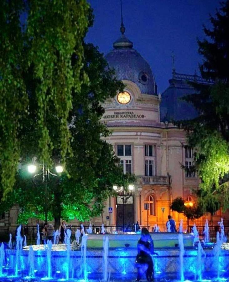 Hotel Charlino Plaza à Ruse Extérieur photo