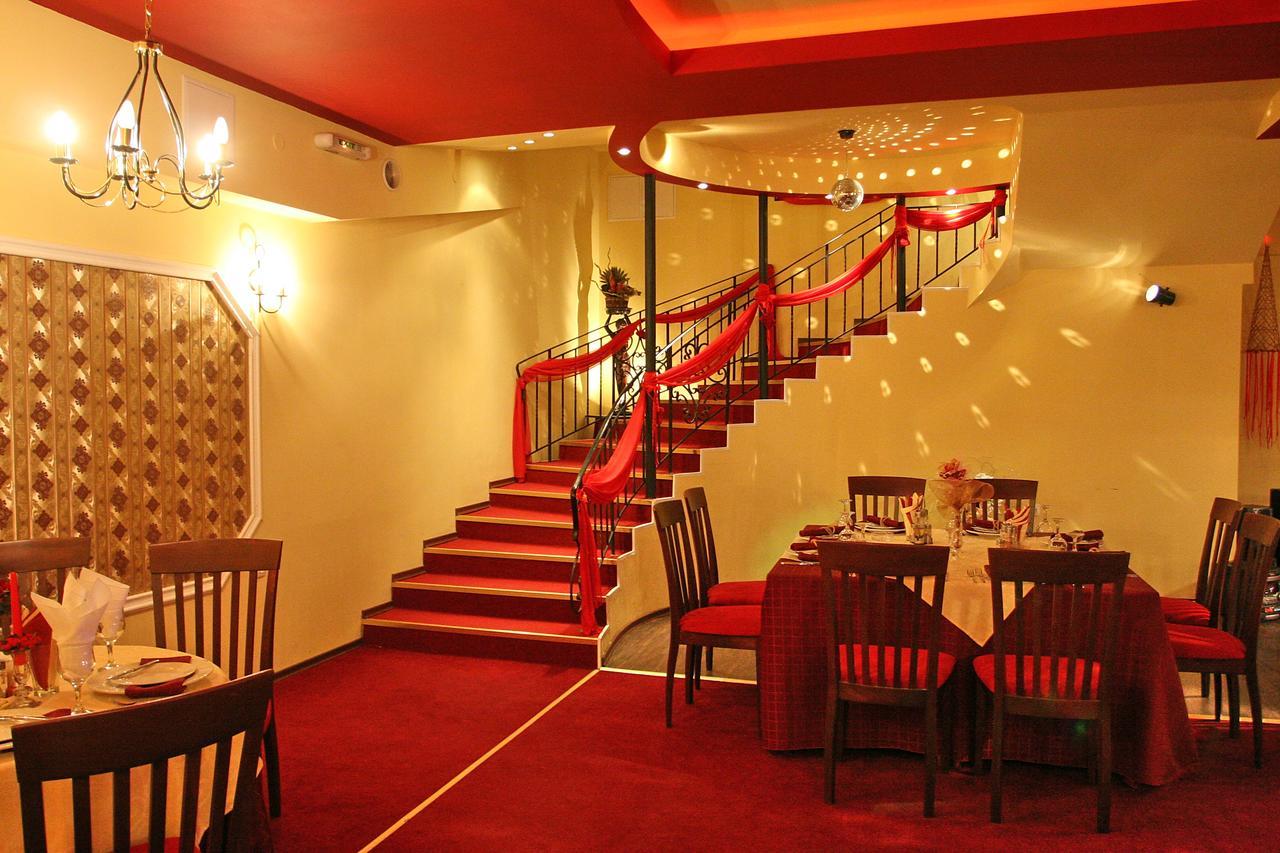 Hotel Charlino Plaza à Ruse Extérieur photo